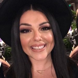 Meet your Posher, Adriana